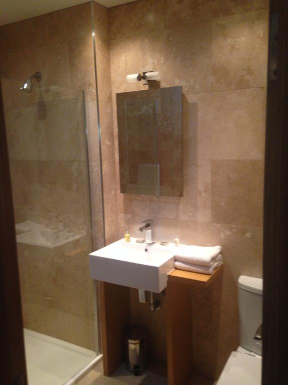 Ennios Boutique Hotel Southampton Zewnętrze zdjęcie A bathroom in a hotel